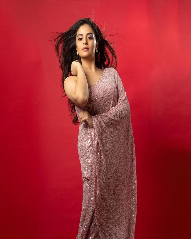 Sreemukhi 14