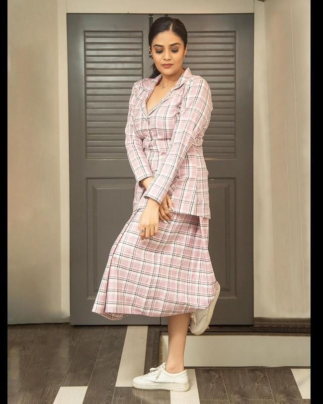 Sreemukhi 8