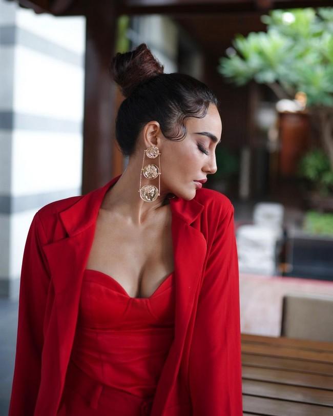 Surbhi Jyoti 4
