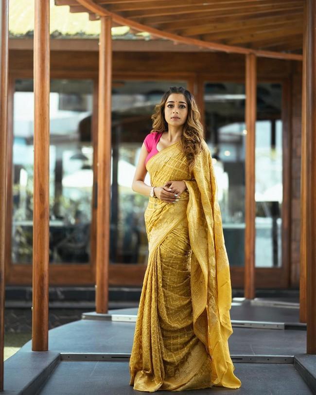 Tina Datta 13