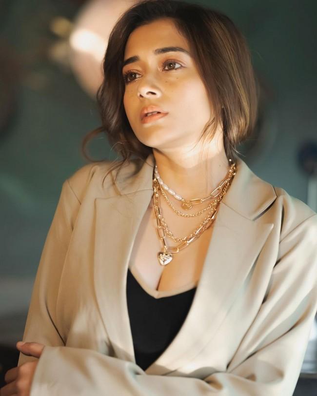 Tina Datta 3
