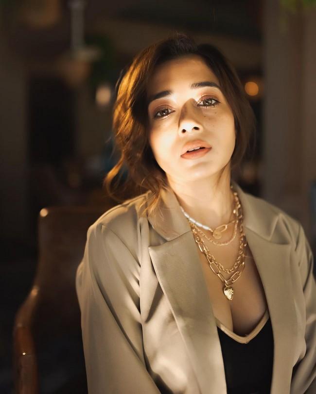 Tina Datta 8