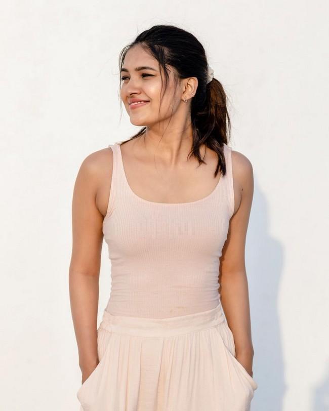 Vani Bhojan 4