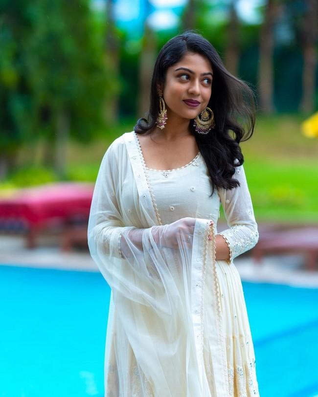 Varsha Bollamma 8