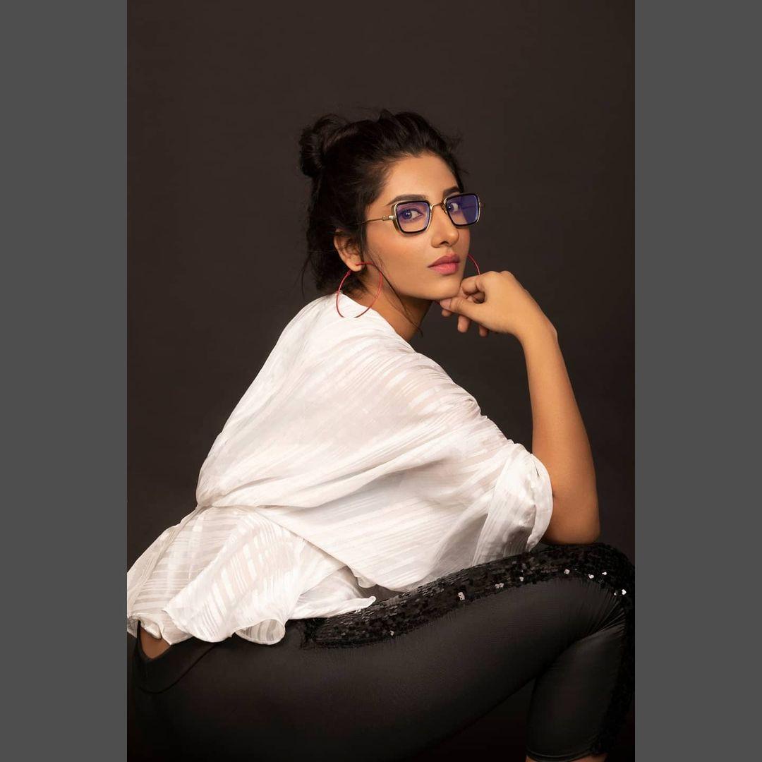 Vishnupriyaa (3)