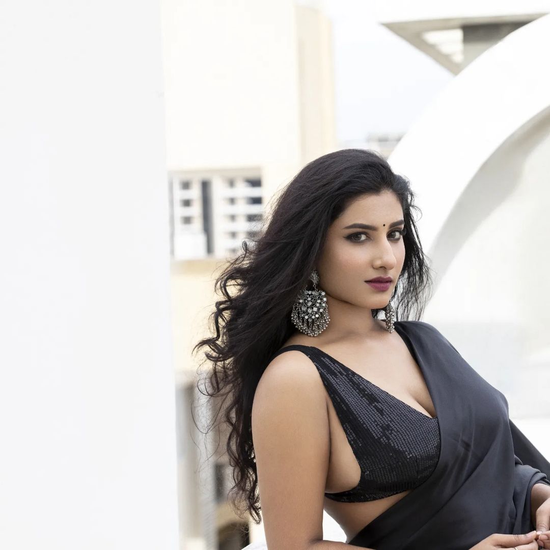 Vishnupriyaa (6)