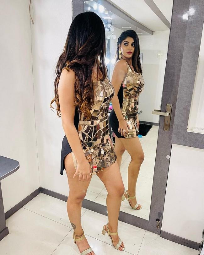 Yashika Aannand 5