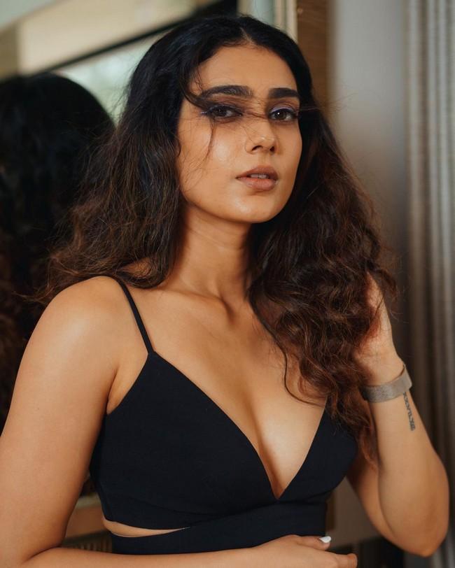 Aakanksha Singh 10