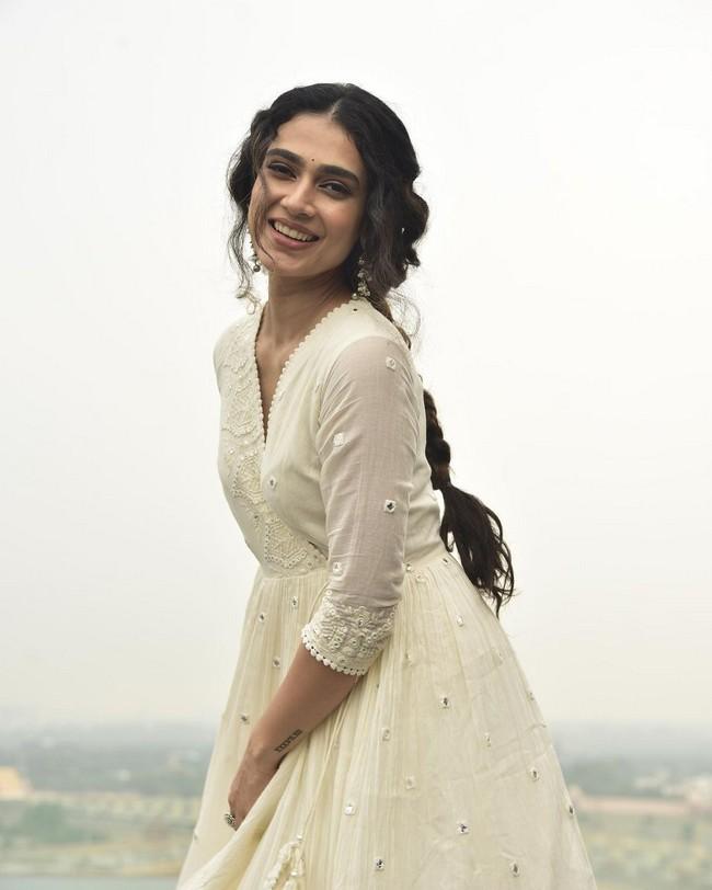 Aakanksha Singh 6