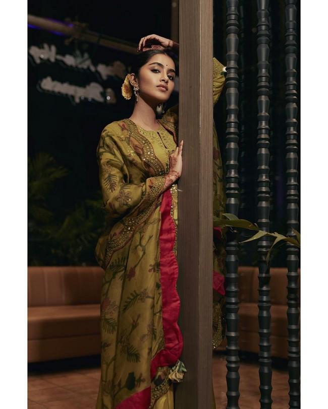 Anupama Parameswaran 10