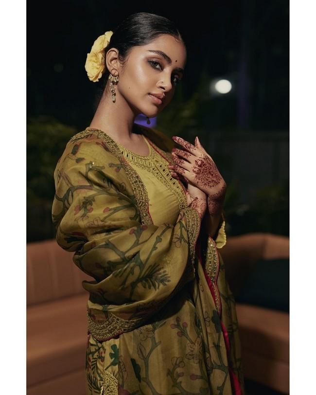Anupama Parameswaran 5