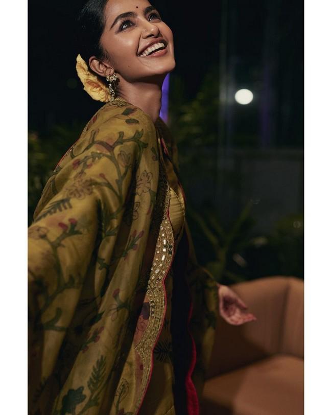 Anupama Parameswaran 6