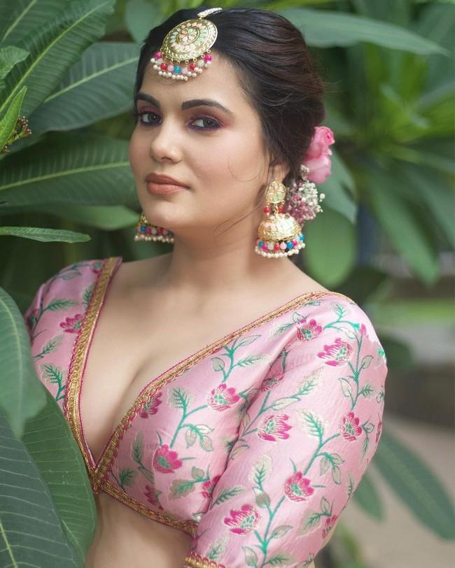 Anupma Agnihotri 7