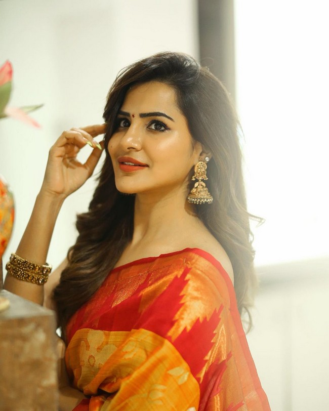 Ashu Reddy 6