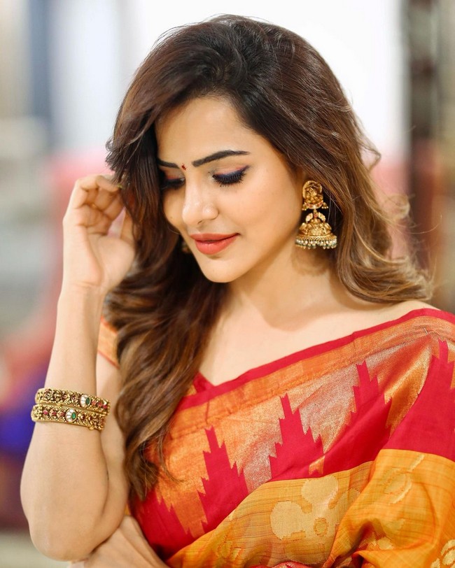 Ashu Reddy 7