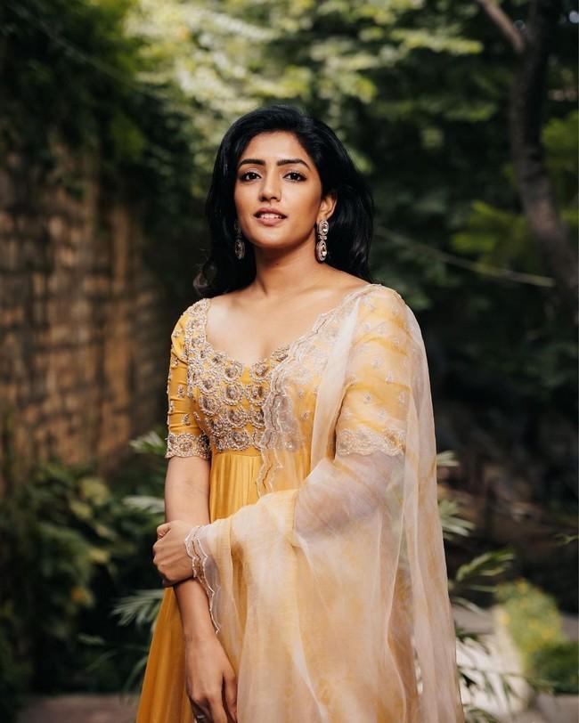 Eesha Rebba 2