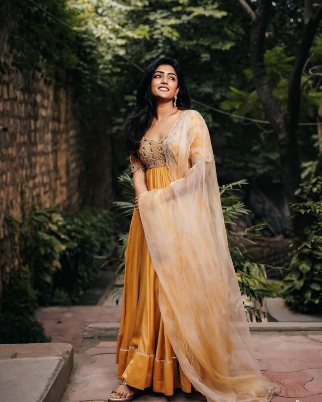 Eesha Rebba 5