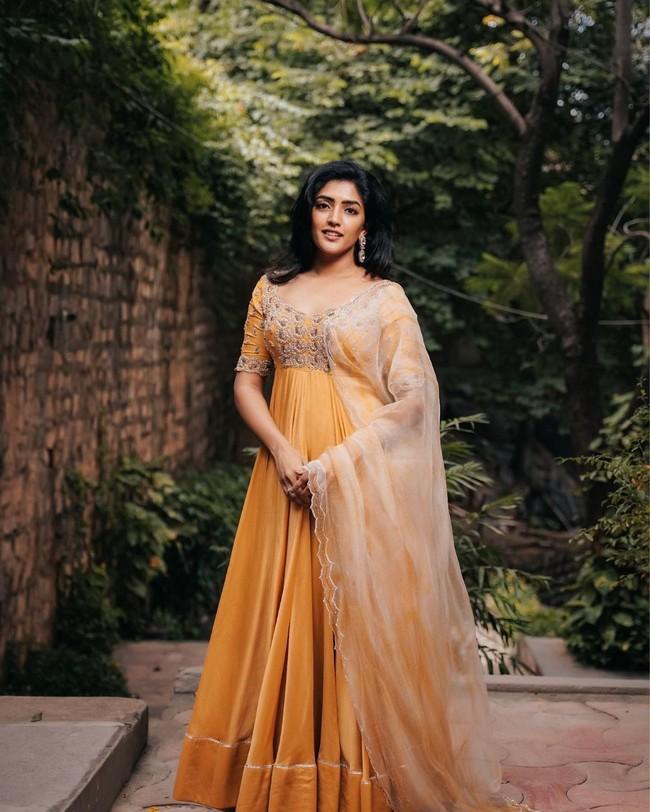 Eesha Rebba 6