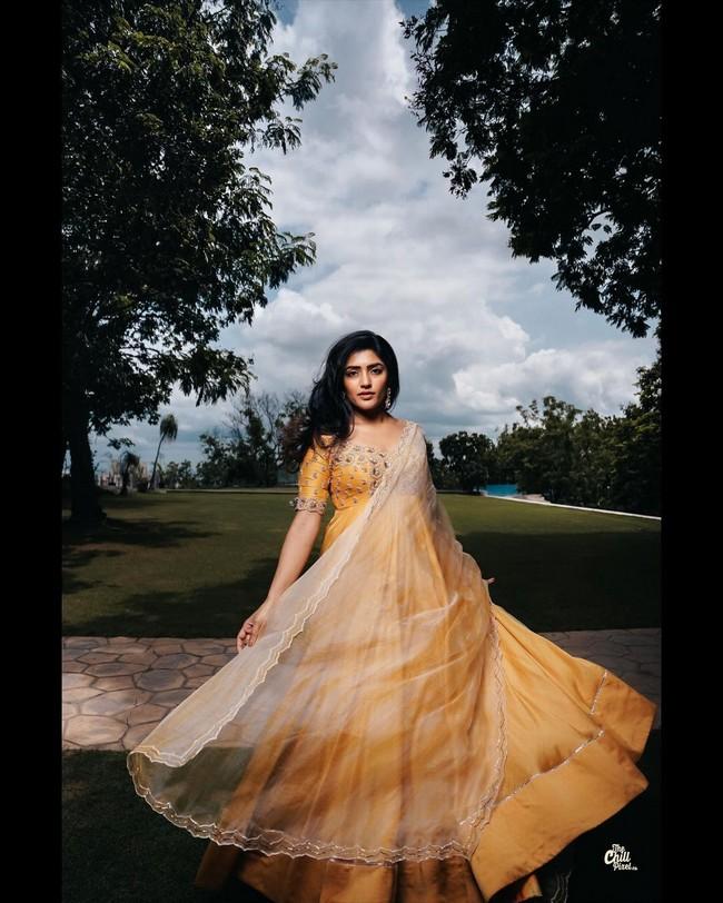 Eesha Rebba 7