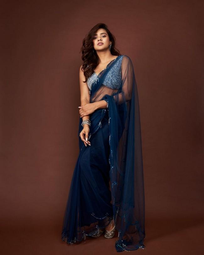 Hebah Patel 4