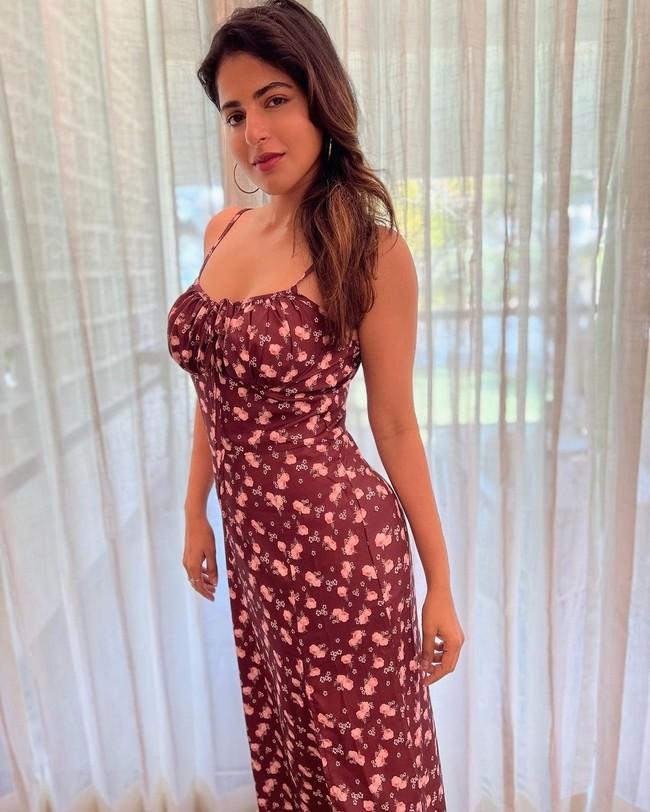 ISWARYA MENON 12