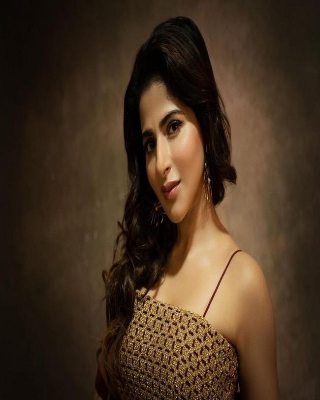 ISWARYA MENON 7