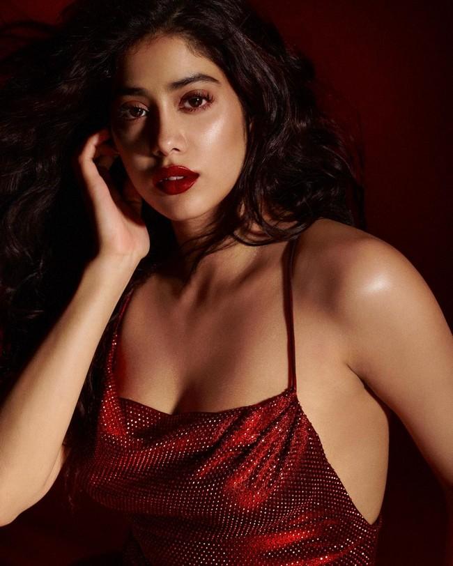 Janhvi Kapoor 4