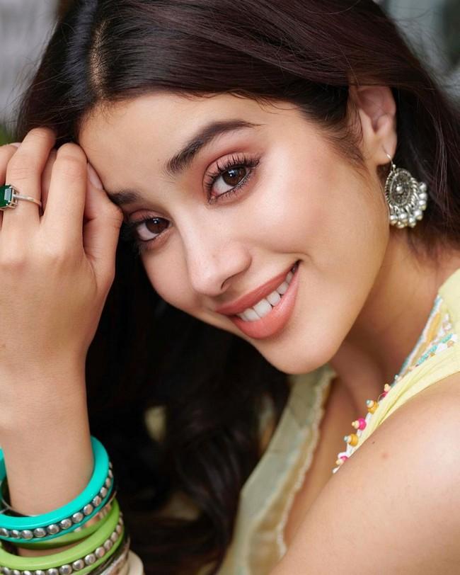 Janhvi Kapoor 4