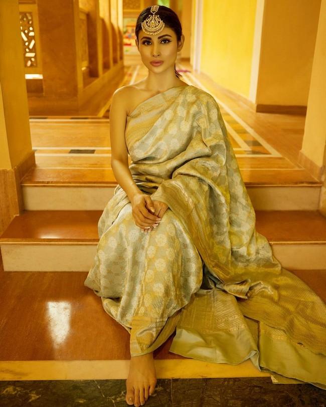 Mouni Roy 13