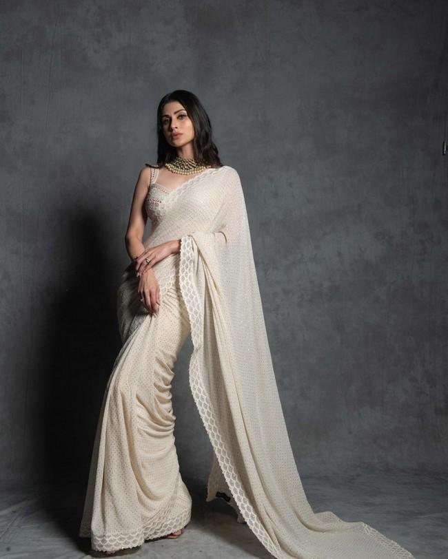 Mouni Roy 5