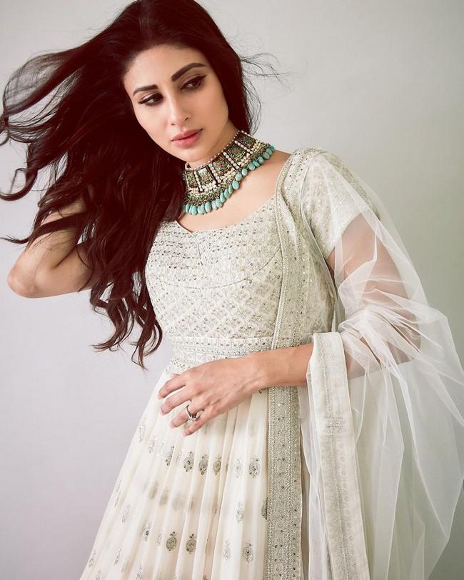 Mouni Roy 2