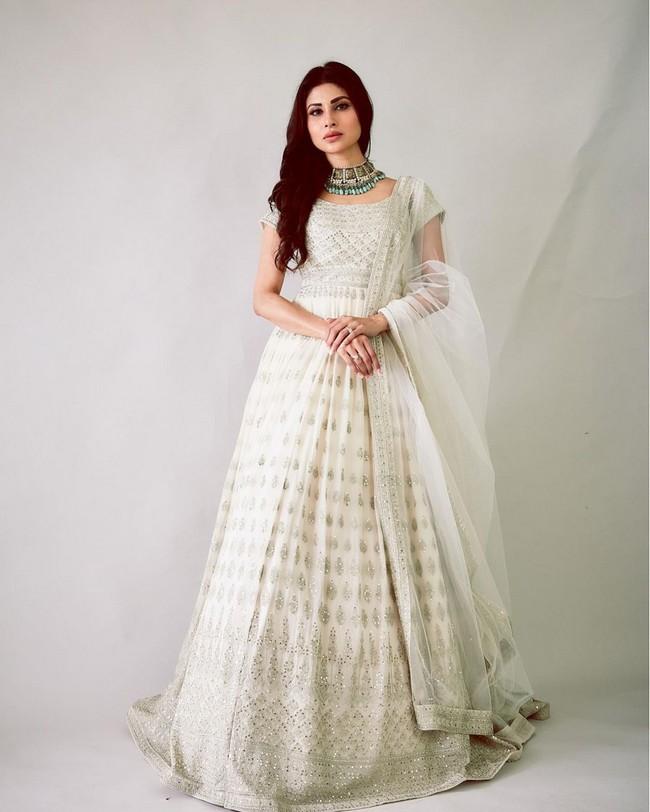Mouni Roy 5