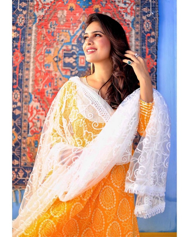 Nehhaa Malik 11