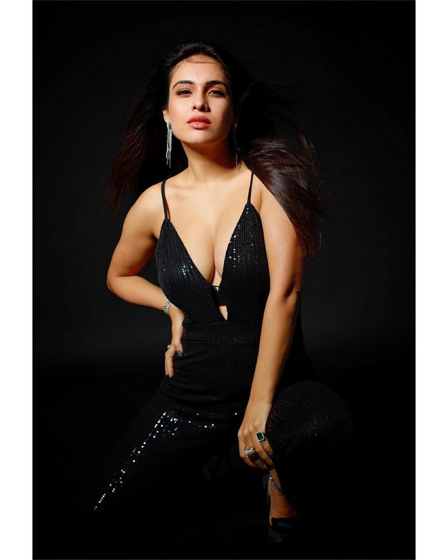 Nehhaa Malik 6