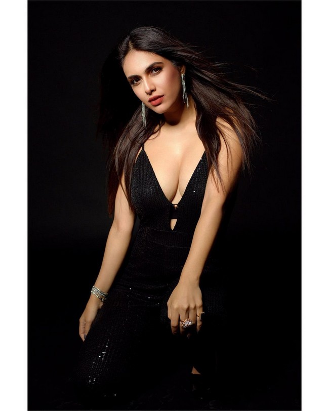 Nehhaa Malik 7