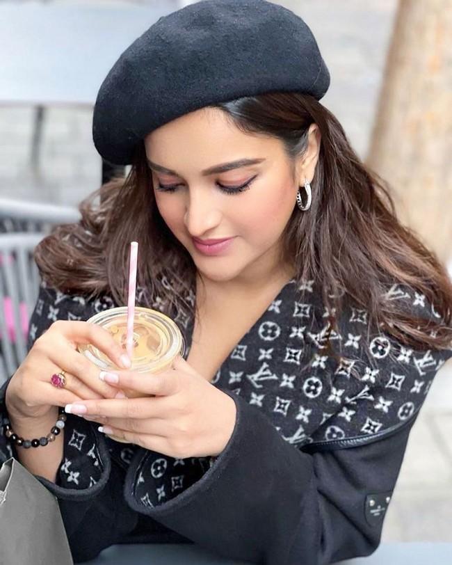 Nidhhi Agerwal 7
