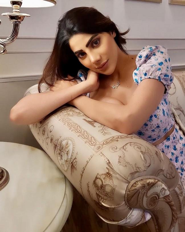 Nikki Tamboli 5