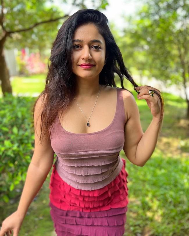 Poonam Bajwa 12