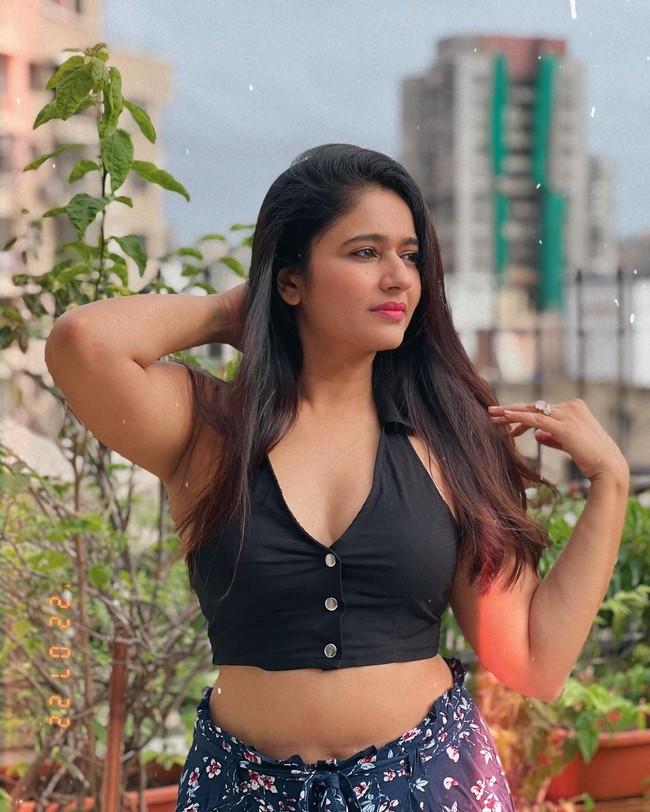 Poonam Bajwa 9