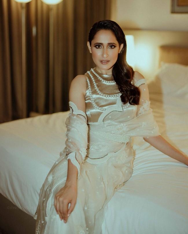 Pragya Jaiswal 12