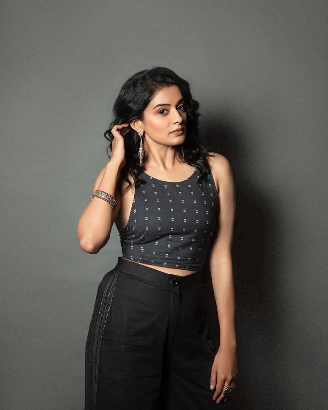 Priya Mani 5