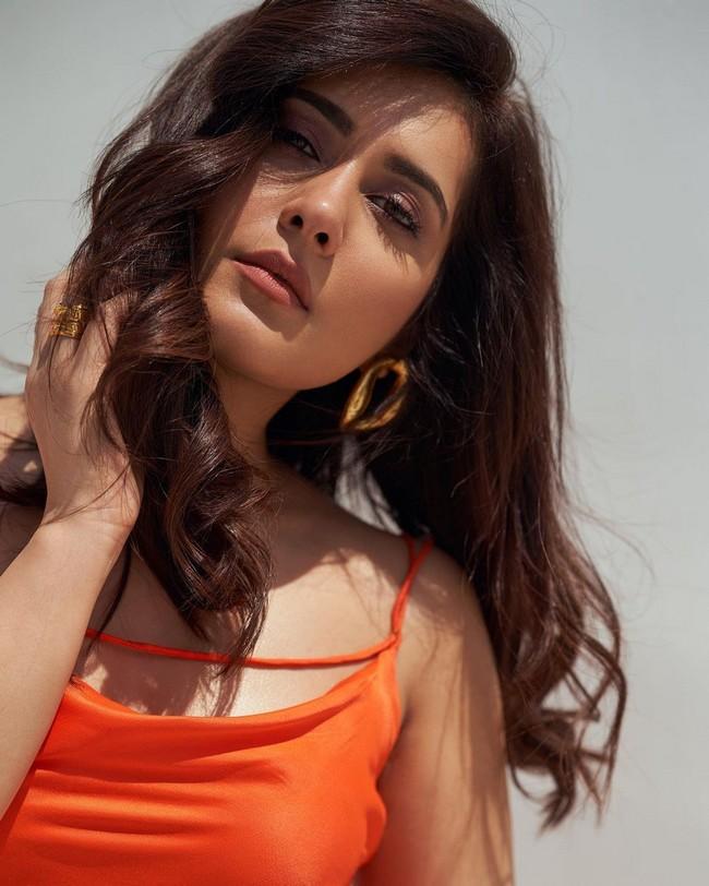 Raashii Khanna 7