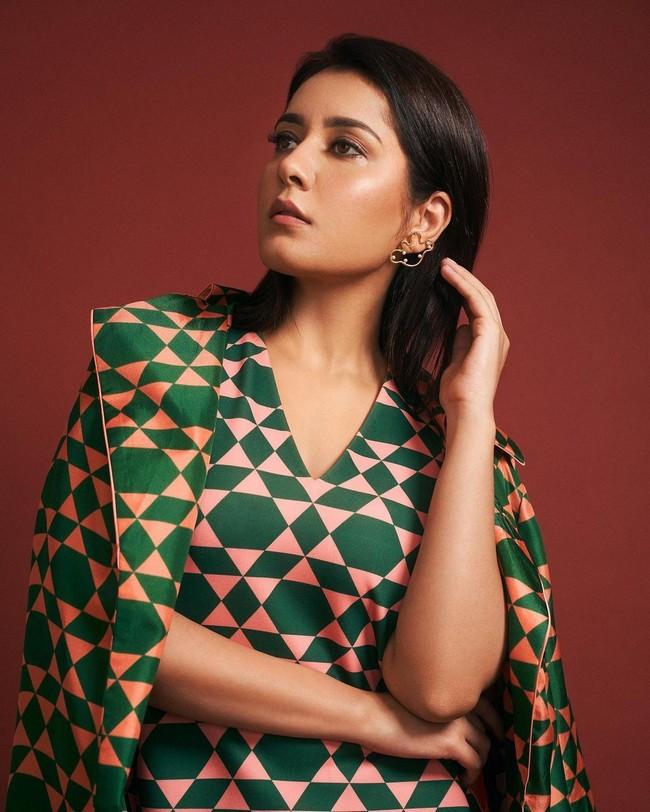 Raashii Khanna 8