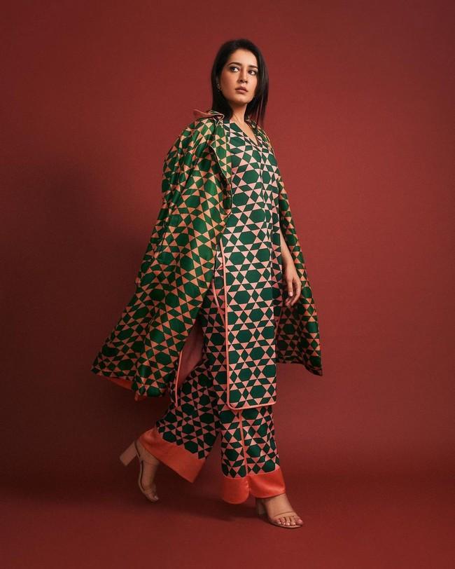 Raashii Khanna 9