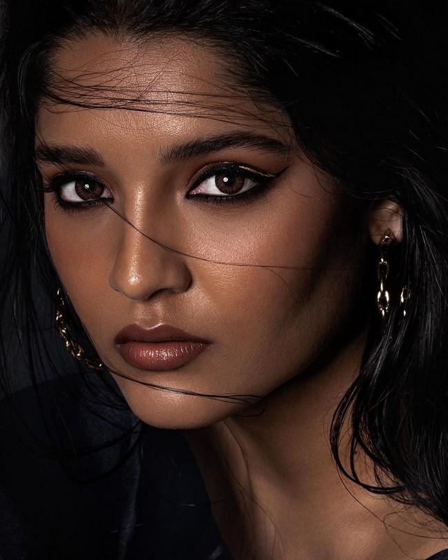Ritika Singh 3