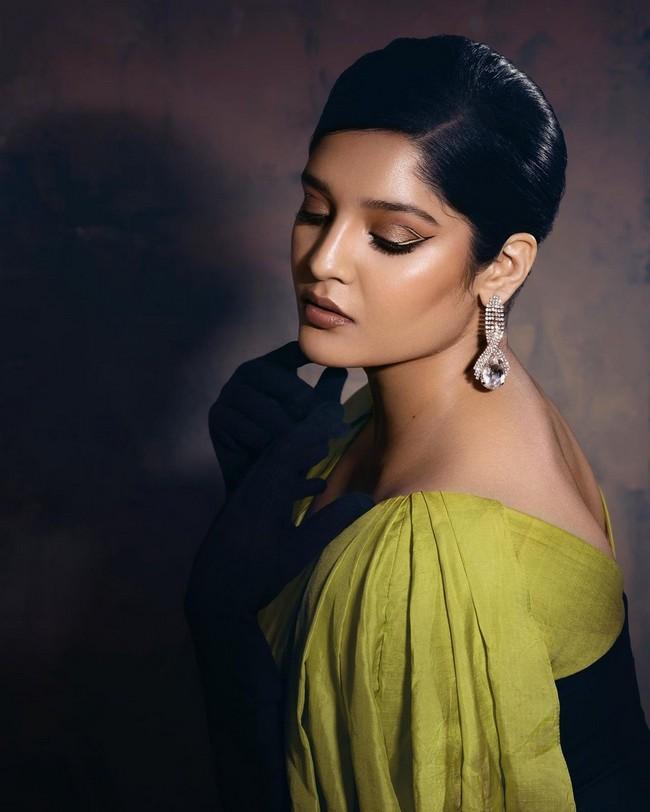 Ritika Singh 8
