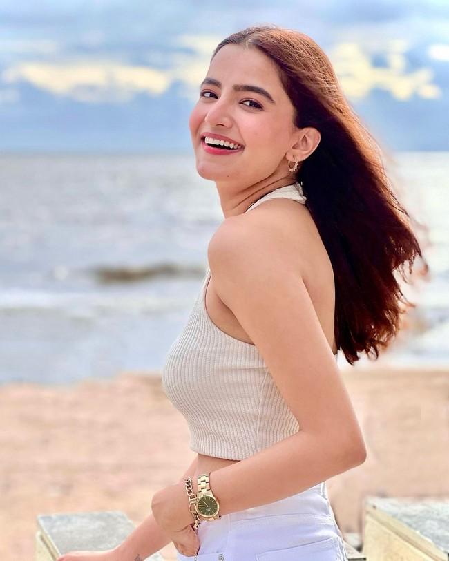 Rukshar Dhillon 4
