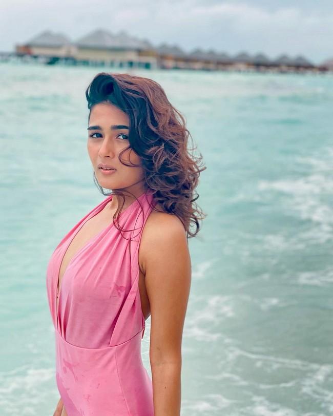 Shalini Pandey 9