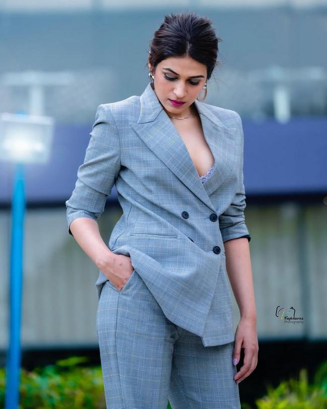 Shraddha Das 6