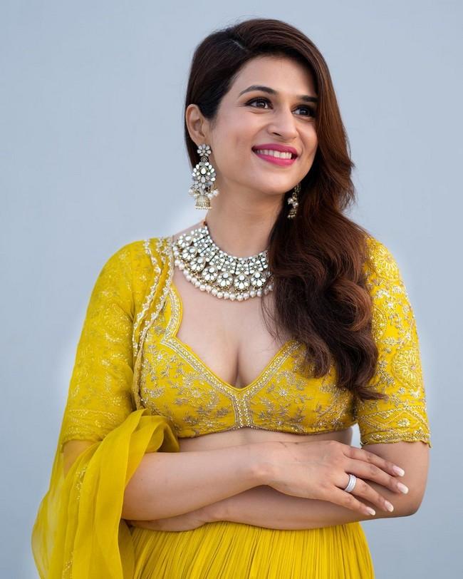 Shraddha Das 8
